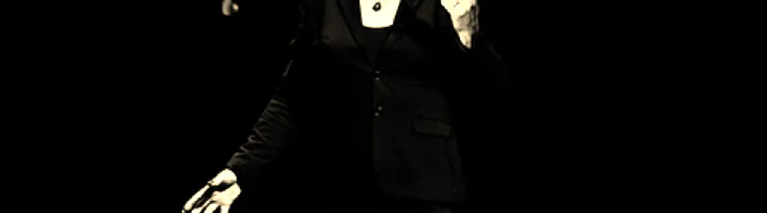 Eddie Izzard Performs Hamlet