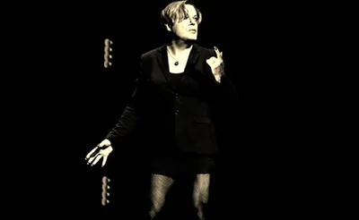 Eddie Izzard Performs Hamlet